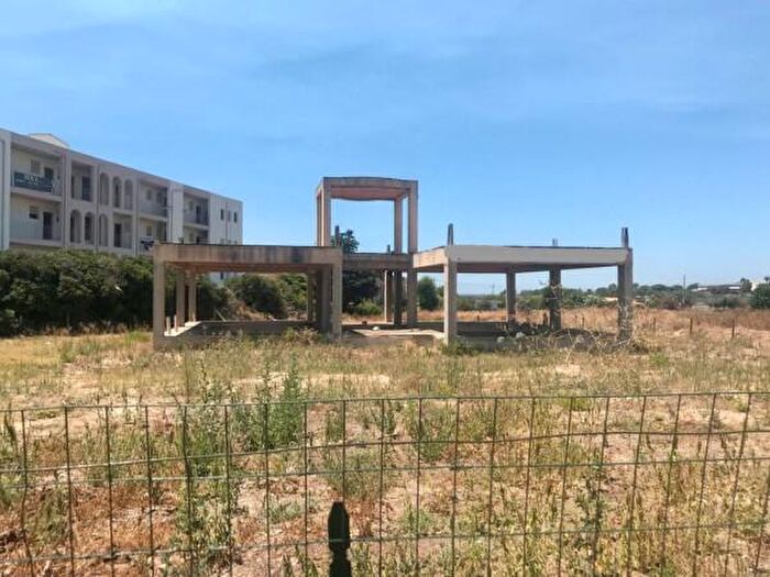 Casa quadrilocale in vendita in Strada Provinciale Marina di RagusaDonnalucata, Scicli