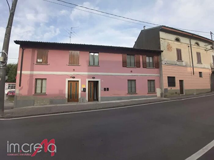 Appartamento trilocale in vendita in Via Castello, Genivolta