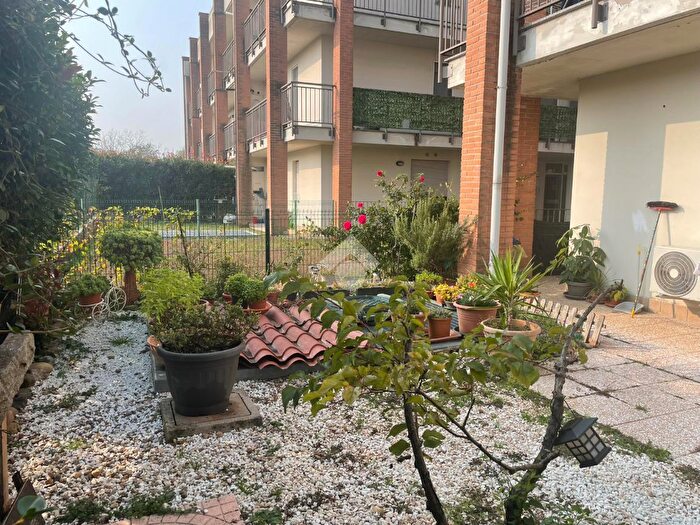 Appartamento bilocale in vendita in Via Cadore, Cardano Al Campo