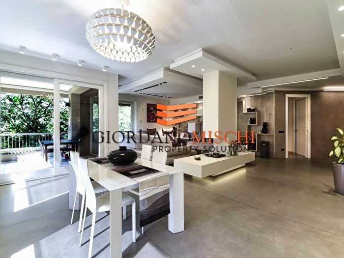 Appartamento con 6 locali in vendita in Viale Regina Margherita di Savoia, San Biagio, Monza