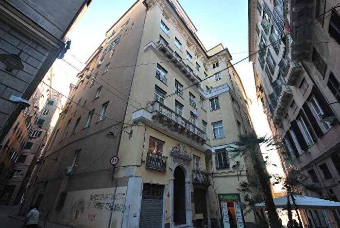 Appartamento con 6 locali in affitto in Piazza de Marini, Caricamento, Genova