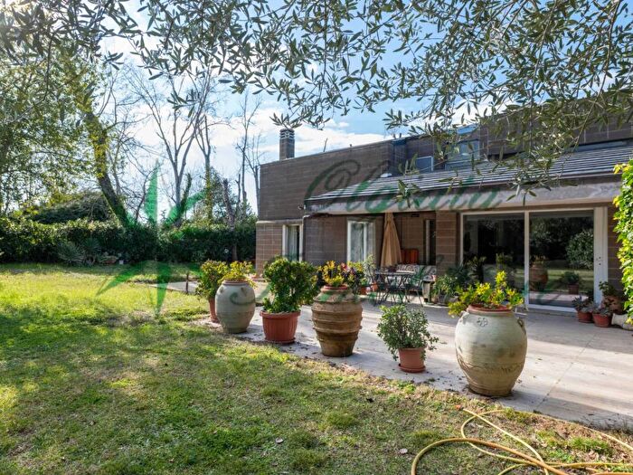 Casa trilocale in affitto in Largo dellOlgiata, Olgiata, Roma