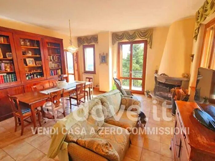 Casa con 6 locali in vendita in Via di Bossona, Montepulciano