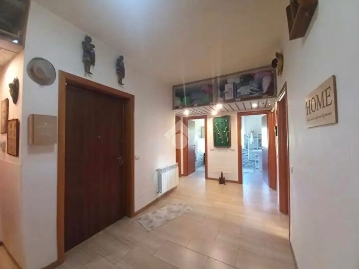Appartamento con 6 locali in vendita in Via Privata Bancalari E Rossi, Cogorno