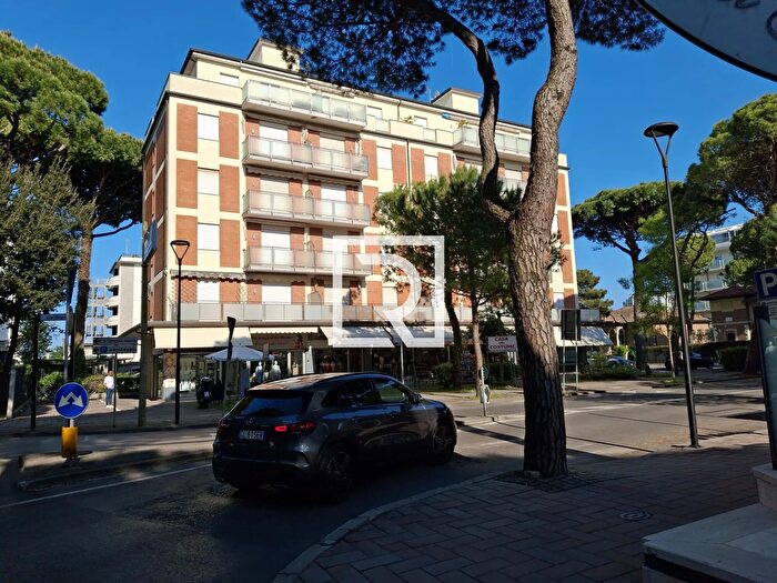 Appartamento trilocale in vendita in Due Giugno Cervia, Cervia