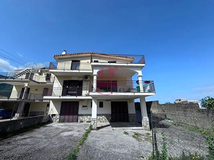 Casa con 8 locali in vendita in Via Cappella della Guardia, Gragnano