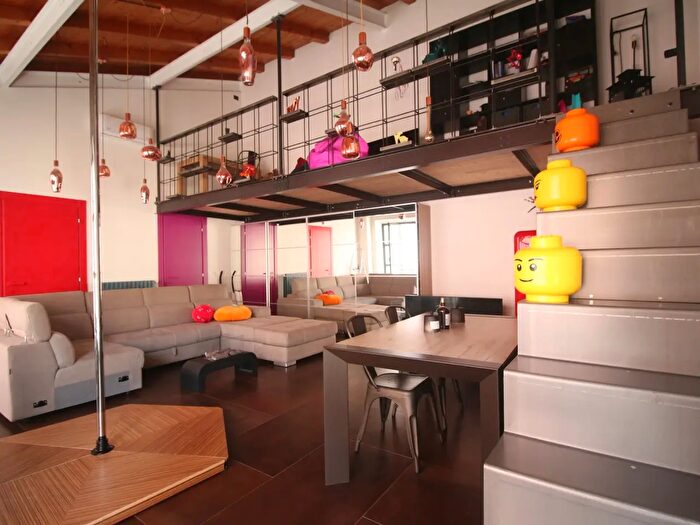 Appartamento trilocale in vendita in Via Francesco Anzani, Como