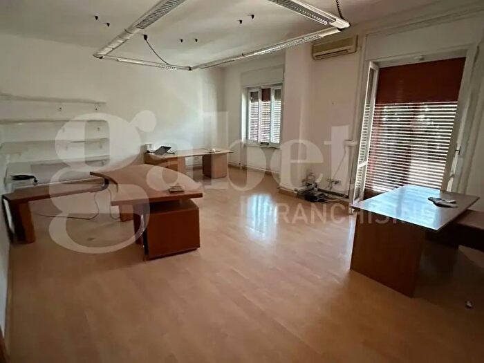 Appartamento trilocale in vendita in Piazza Zanardelli, Nocera Inferiore