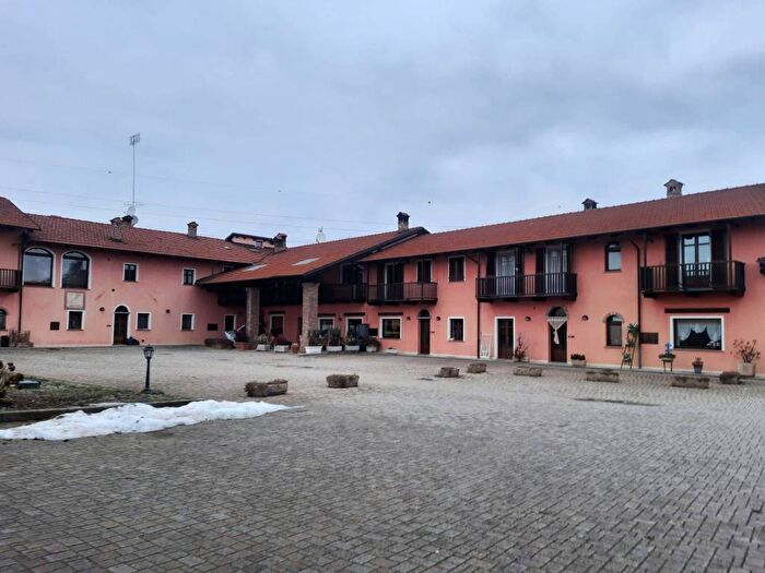 Appartamento trilocale in affitto in Via Cuneo, Area Artigianale Via Cuneo, Boves