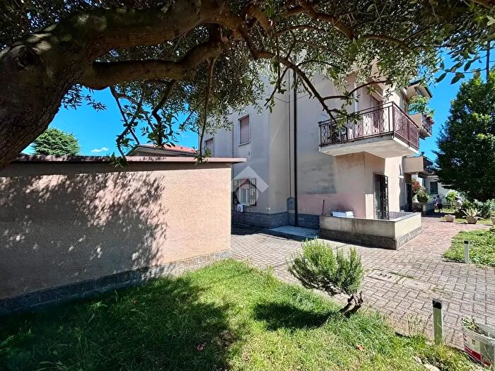 Appartamento trilocale in vendita in Via Gaetano Donizetti, Brignano Gera DAdda