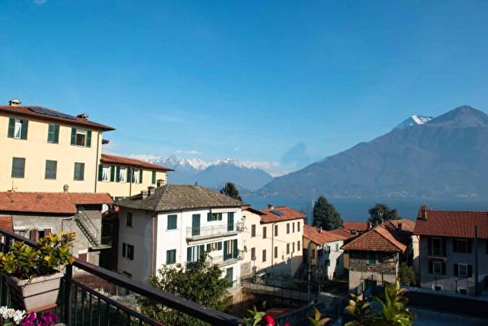 Appartamento quadrilocale in vendita in Frazione Calozzo, Pianello Del Lario