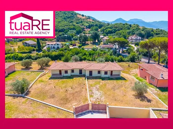 Casa quadrilocale in vendita in Scandriglia