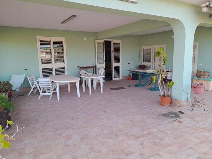 Appartamento con 5 locali in affitto in Via Ischia, Centro, GiardiniNaxos