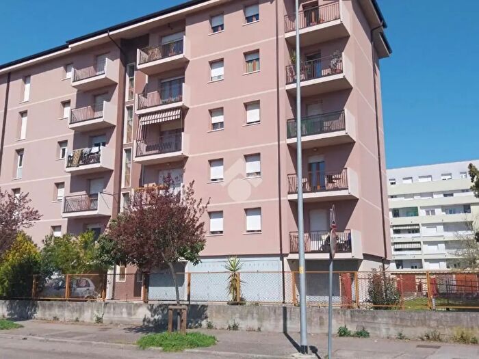 Appartamento con 5 locali in vendita in Via Monreale, Verona