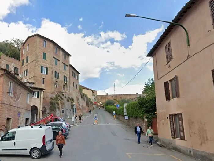 Appartamento trilocale in vendita in Siena