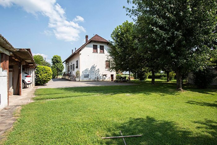 Casa con 7 locali in vendita in Strada Prati Melli, Castelnovo Di Sotto