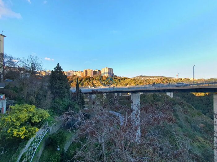 Appartamento bilocale in vendita in Via SantAgostino, Catanzaro