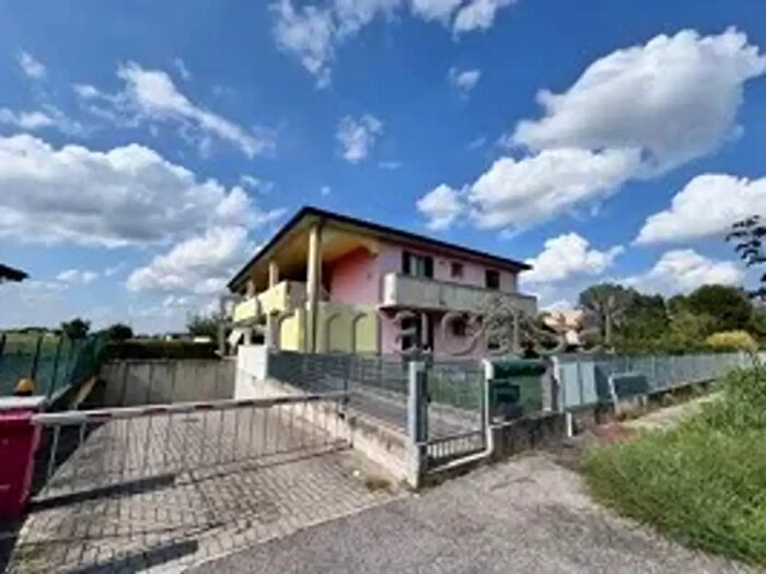 Appartamento trilocale in affitto in Via XXV Aprile, Cerea