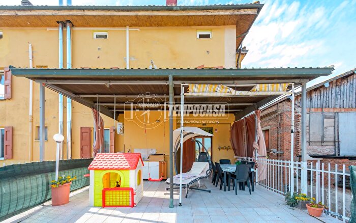 Appartamento con 5 locali in vendita in Via dei Mille, Castelfranco Emilia