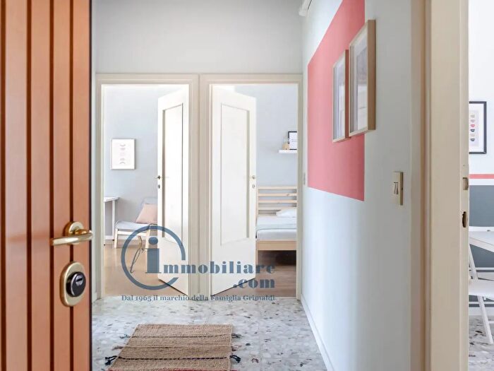 Appartamento trilocale in affitto in Via Pietro Orseolo, Milano