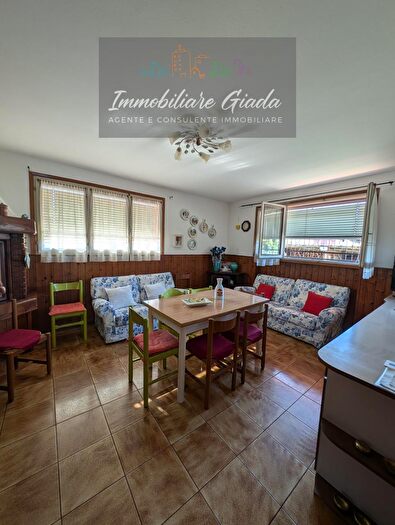 Casa con 7 locali in vendita in Cappella Maggiore