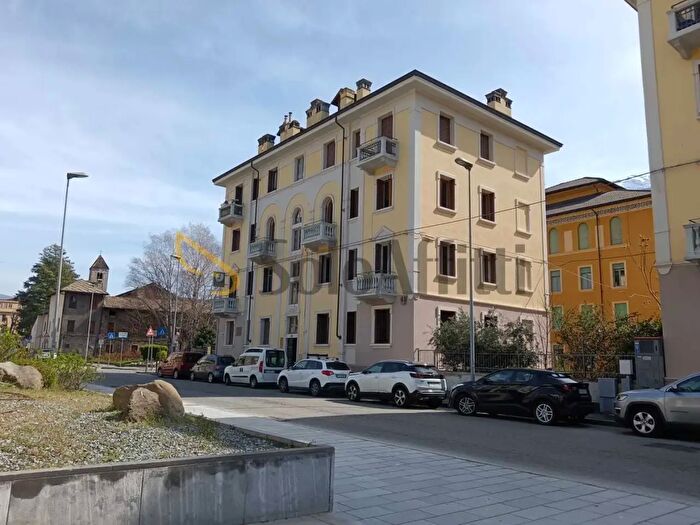 Appartamento quadrilocale in affitto in Via B Festaz, Aosta
