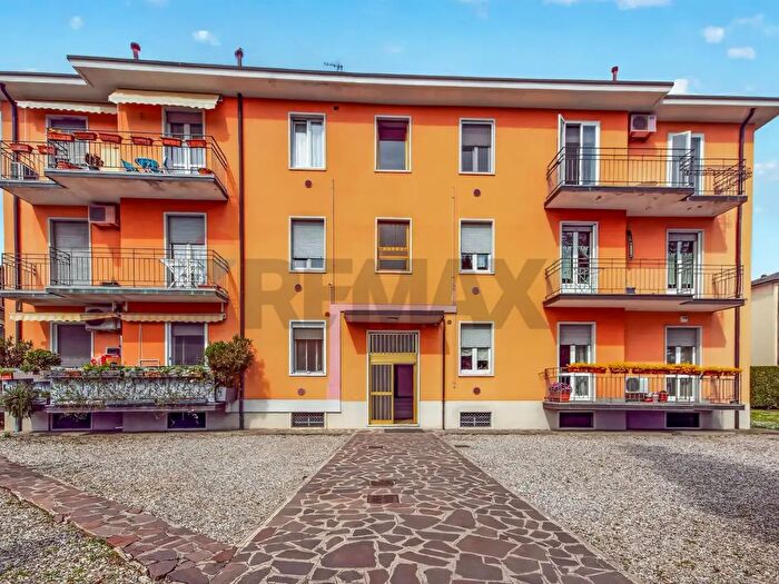 Appartamento trilocale in vendita in Treviglio