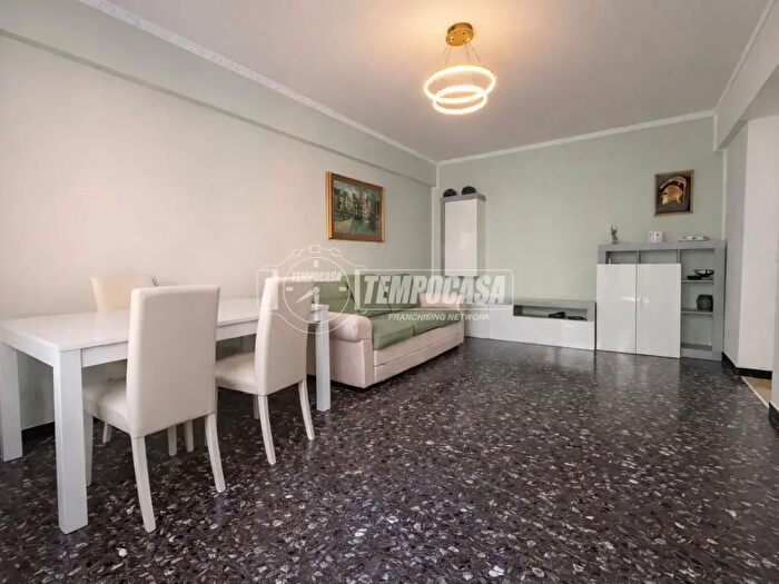 Appartamento con 5 locali in vendita in Via Giovanni Battista Botteri, Genova