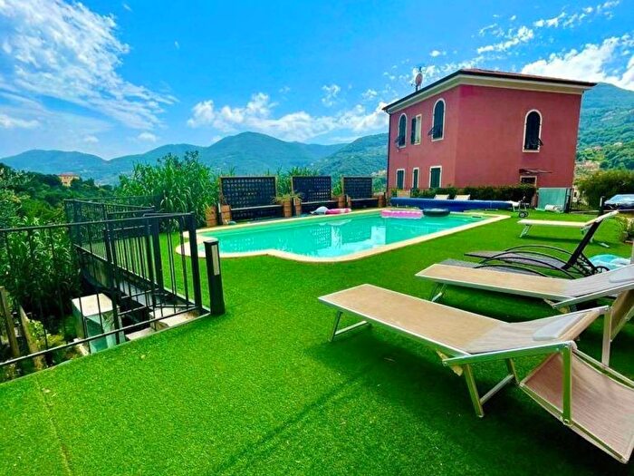 Casa con 6 locali in affitto in Rebocco La Chiappa, La Spezia