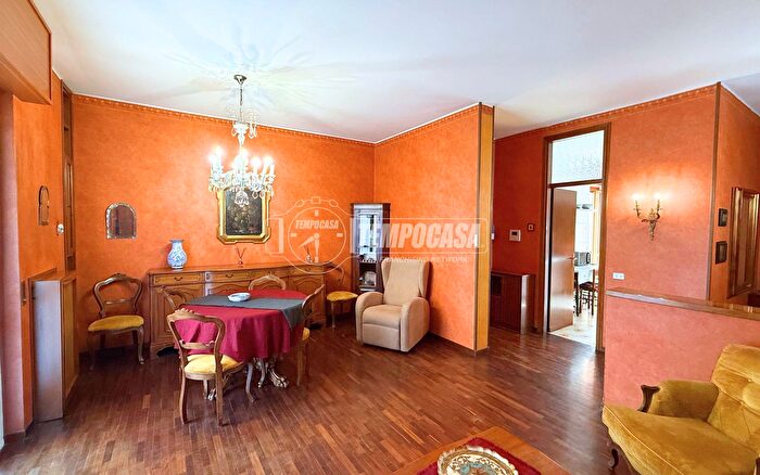 Appartamento trilocale in vendita in Via XXIV Maggio, Vedano Al Lambro