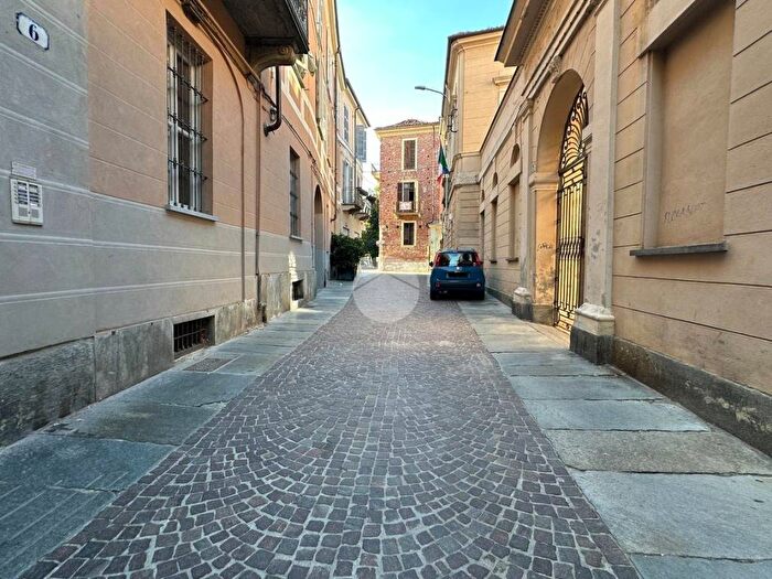 Appartamento quadrilocale in vendita in Via Goltieri, Centro Storico, Asti