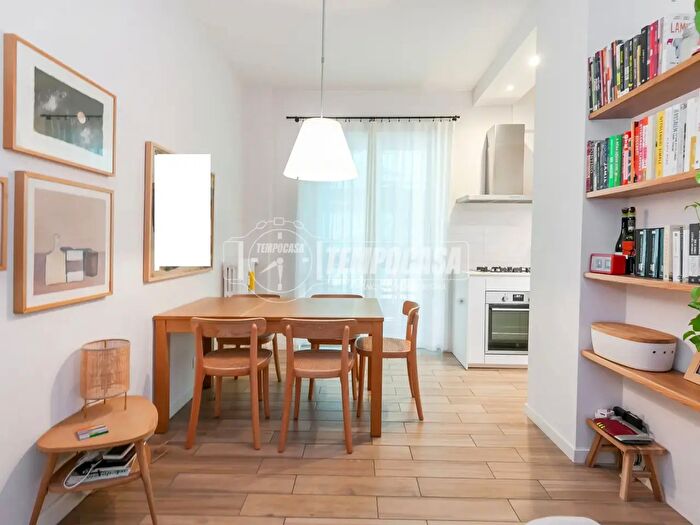 Appartamento trilocale in vendita in Via Valparaiso, Milano