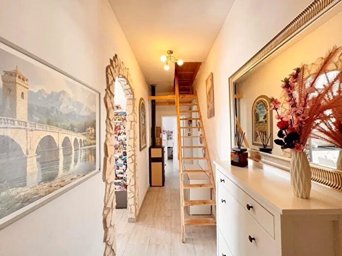 Appartamento con 5 locali in vendita in Pontedera