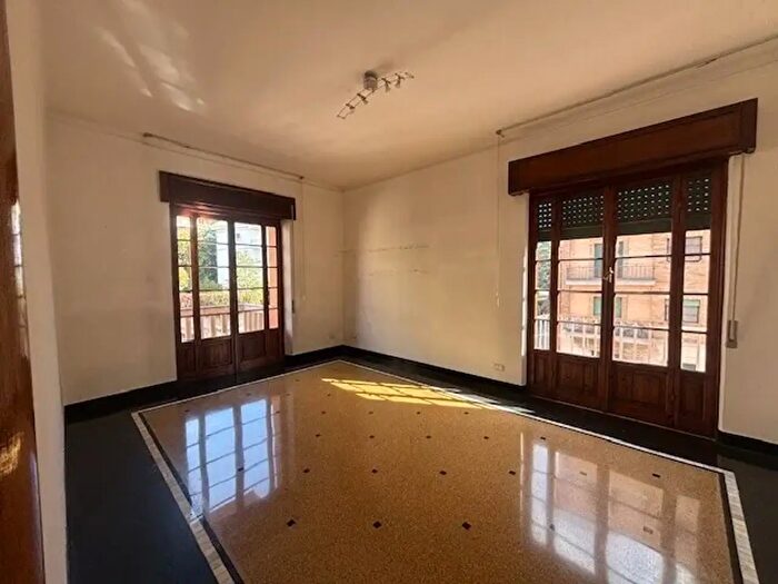 Appartamento con 6 locali in affitto in Via Ettore Perosio, Genova