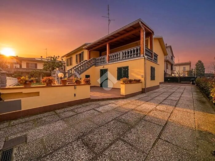 Casa con 5 locali in vendita in Via del Donatore di Sangue, Torrile