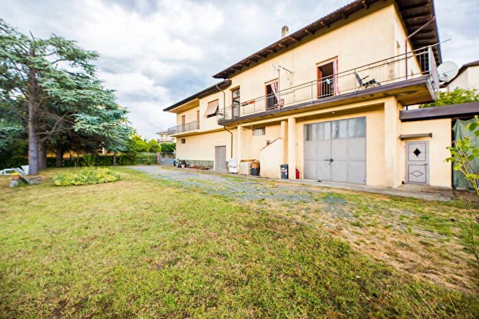 Appartamento con 7 locali in vendita in Via Martiri della Benedicta, Casaleggio Boiro