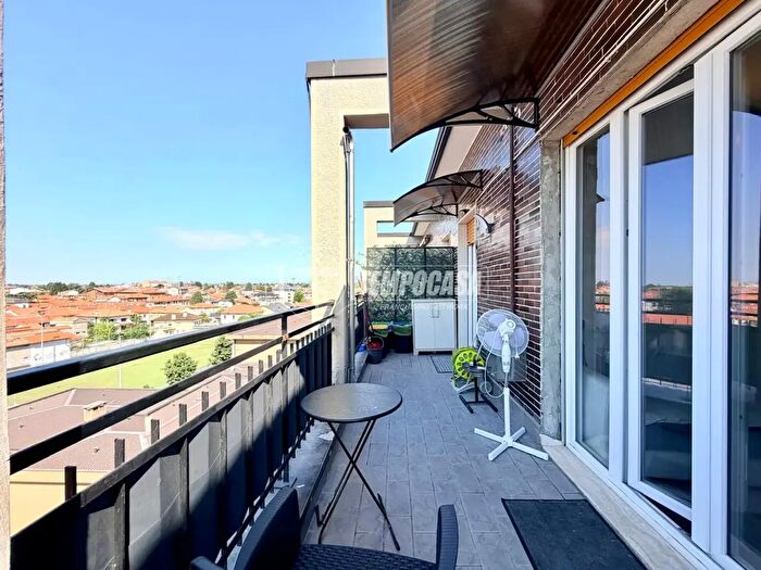 Appartamento bilocale in vendita in Via Edmondo De Amicis, Parabiago