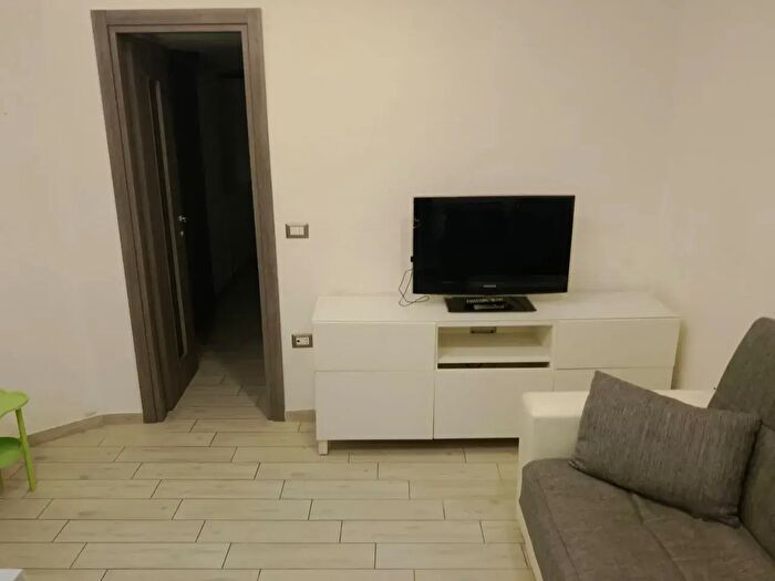 Appartamento bilocale in affitto in Piazza Dante, Napoli