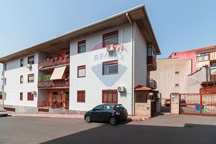 Appartamento trilocale in vendita in Antonino Corsaro, Camporotondo Etneo