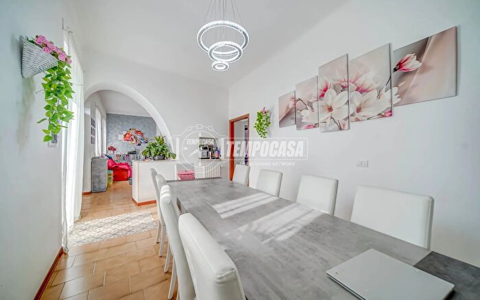 Appartamento trilocale in vendita in Via Achille Porraneo, Arsago Seprio