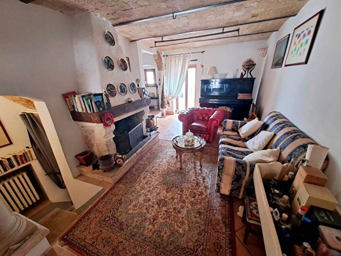 Casa quadrilocale in affitto in Piazza San Rocco, Centro, Ovindoli