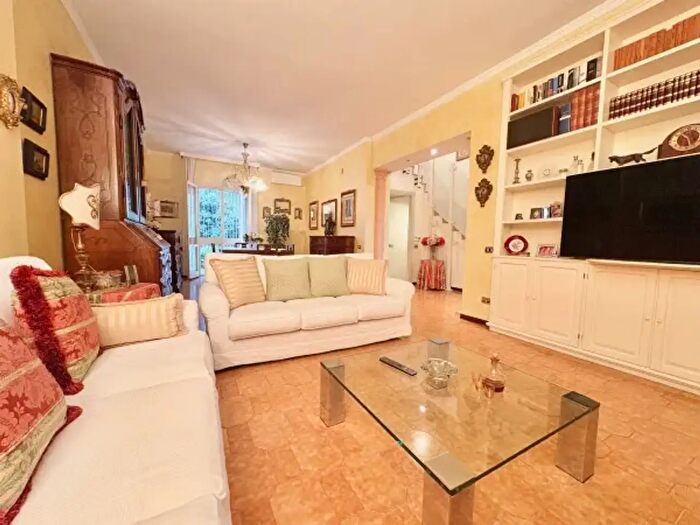 Casa con 5 locali in vendita in Via Benedetto Croce, Reggio nell'Emilia