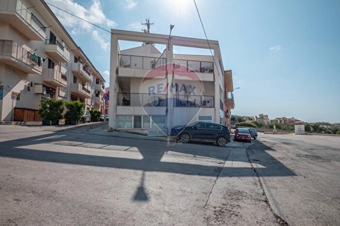 Casa con 7 locali in vendita in Via Francesco Brancato, Santa Croce Camerina