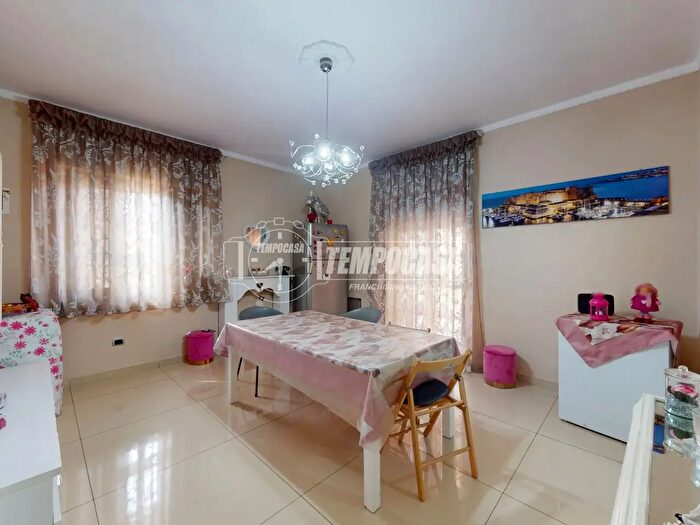 Appartamento trilocale in vendita in Via Fratelli Bandiera, Teverola