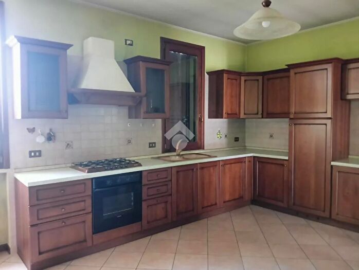 Casa trilocale in vendita in Via Beata Cristina, Calvisano