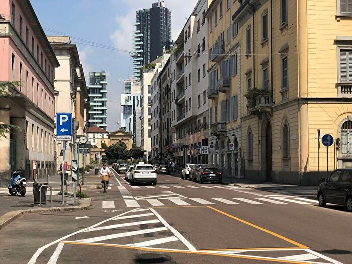 Appartamento trilocale in affitto in Via della Moscova, Turati, Milano