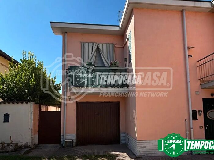 Casa trilocale in vendita in Via Gottardo Delfinoni, Casorate Primo