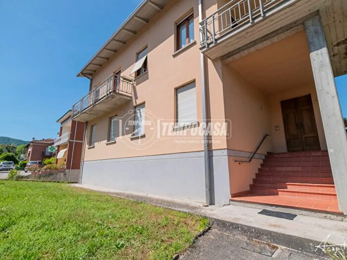 Casa quadrilocale in vendita in Via Caduti della Bettola, Vezzano Sul Crostolo
