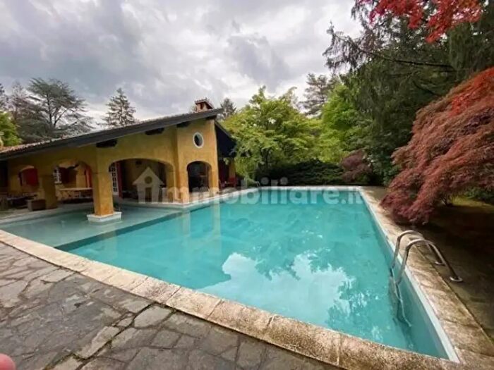 Casa con 6 locali in affitto in Via al Golf, Appiano Gentile