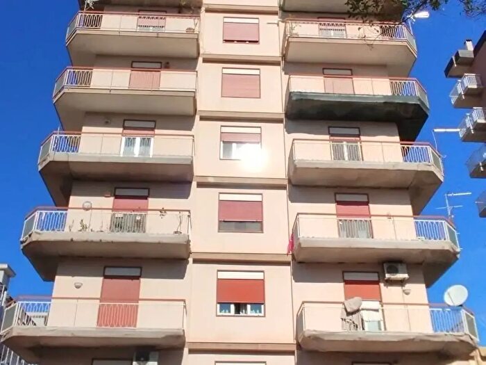 Appartamento con 6 locali in vendita in Viale Praga, Palermo